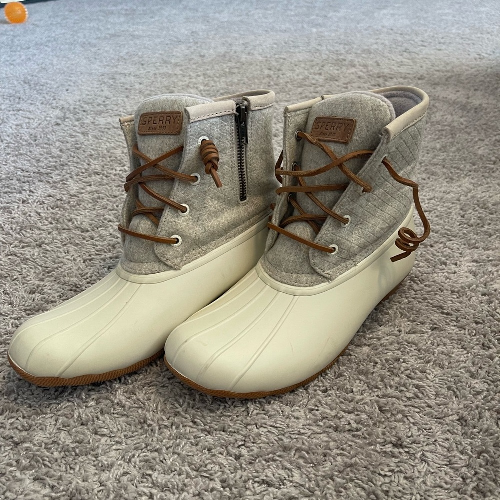 Sperry duck boots 8.5